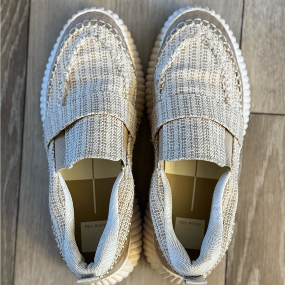 Dolce Vita Platform Sneakers - Picture 2 of 3